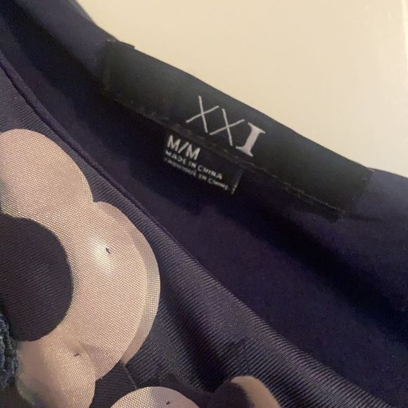 One shoulder dress with flowers - Picture 3 of 4